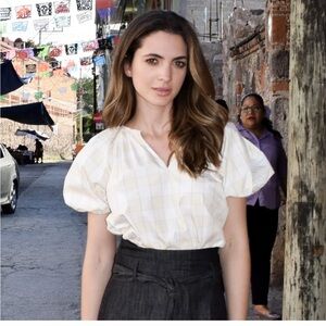 Never A Wallflower Windowpane Plaid Crisp Cotton Puff Sleeve Gathered V-Neck Top